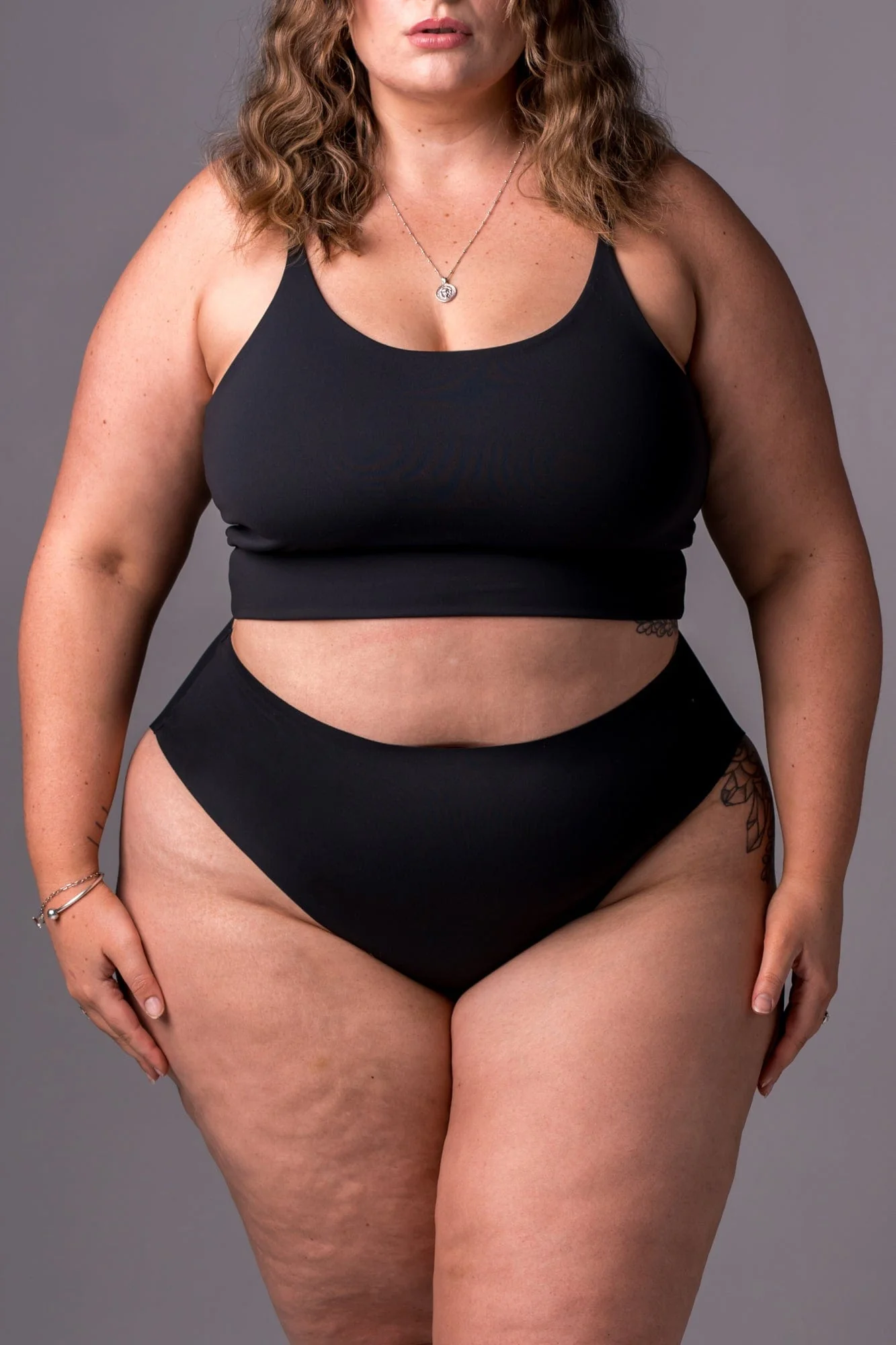 Black Luxe Bed Crop - Image 3