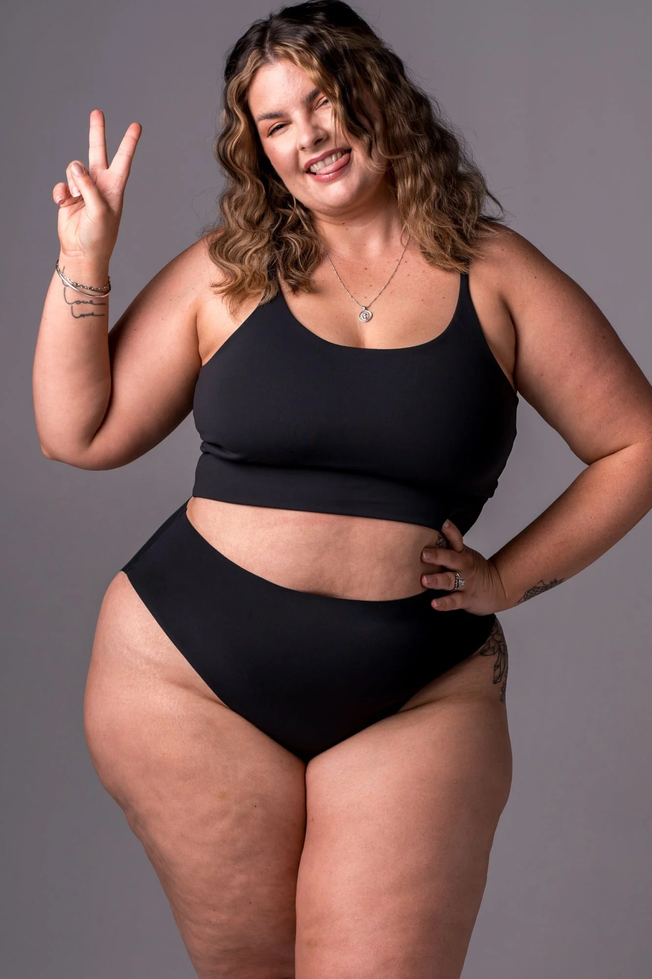 Black Luxe Bed Crop - Image 5