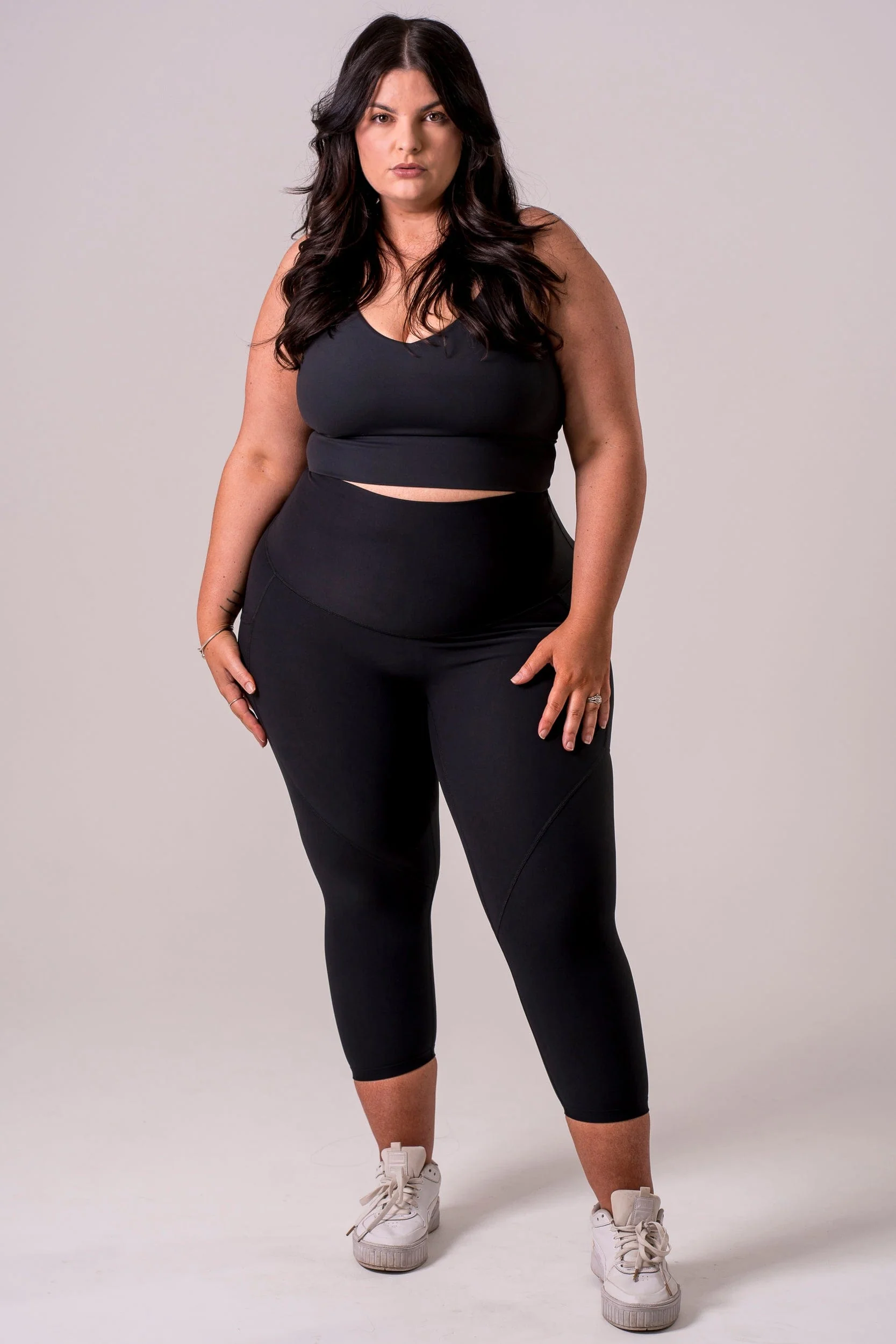 Black Dynamic High Waisted Pocket Shaper Capri Leggings - Image 3