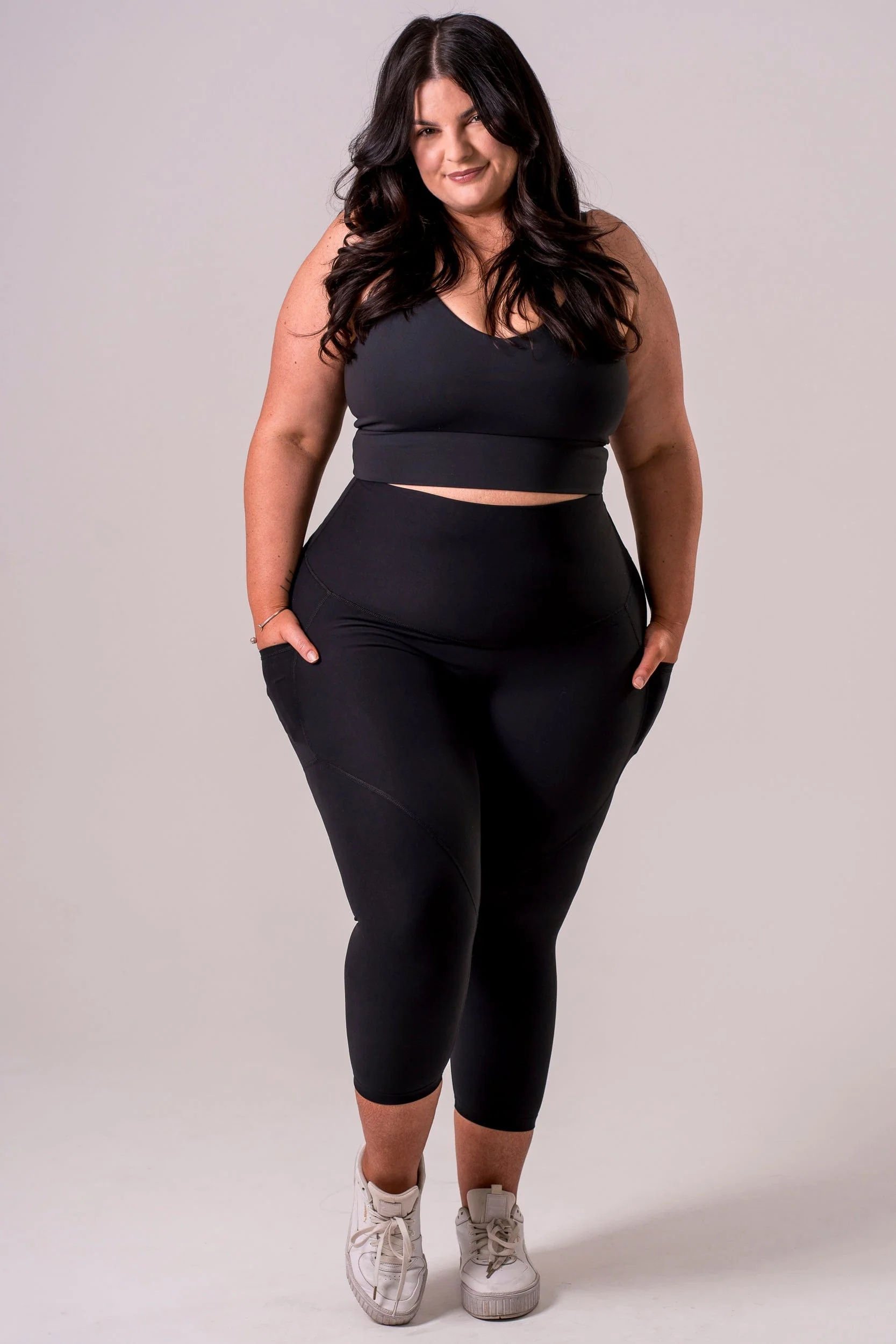 Black Dynamic High Waisted Pocket Shaper Capri Leggings - Image 4