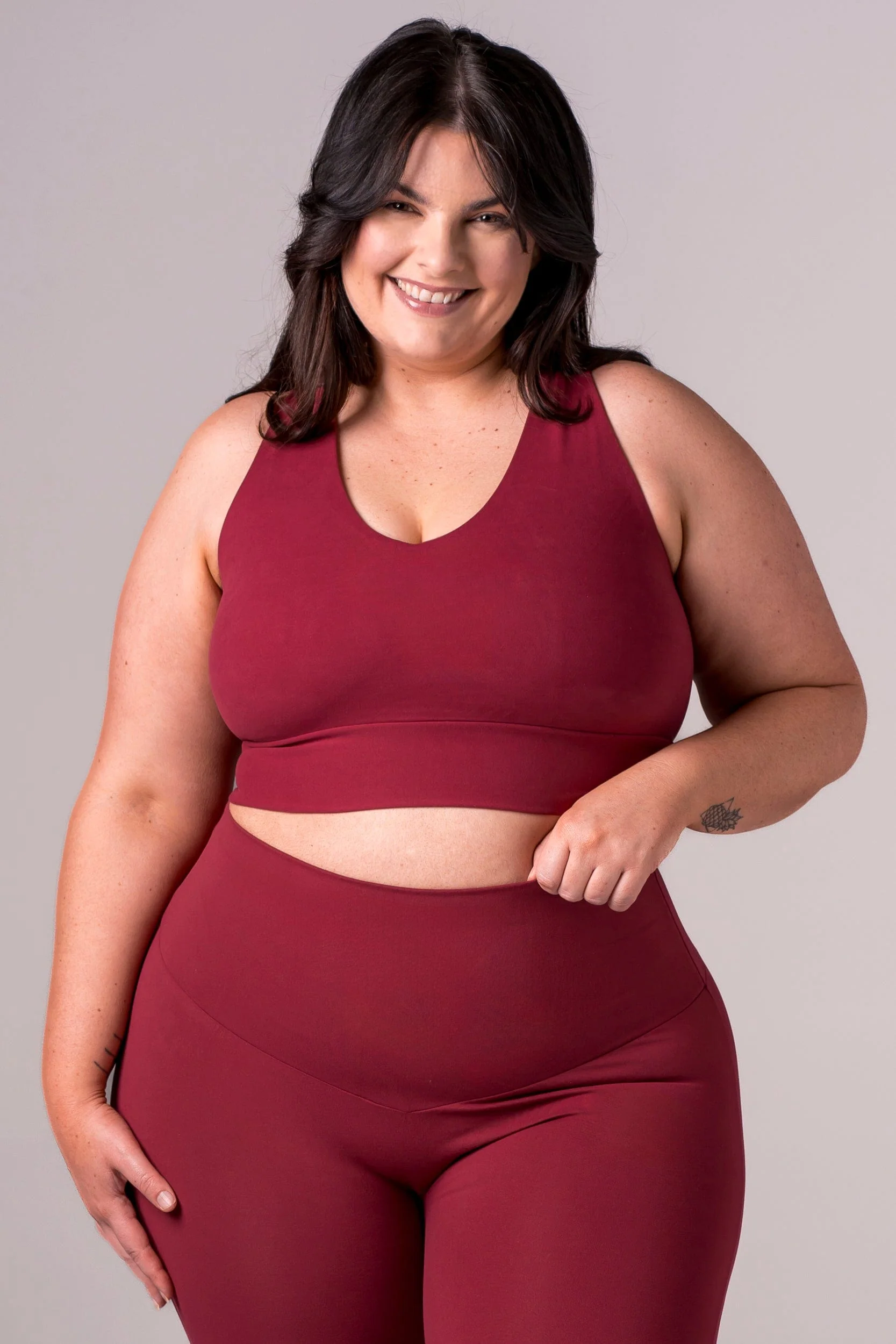 Scarlet Dynamic Sports Crop - Image 3